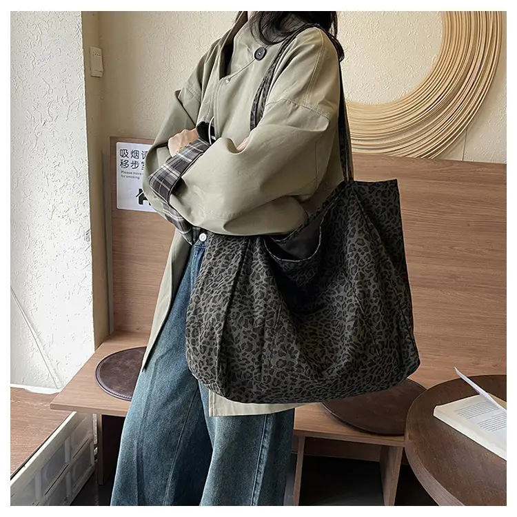 Leopard Print Large Capacity Women's Shoulder Bag — feature 23