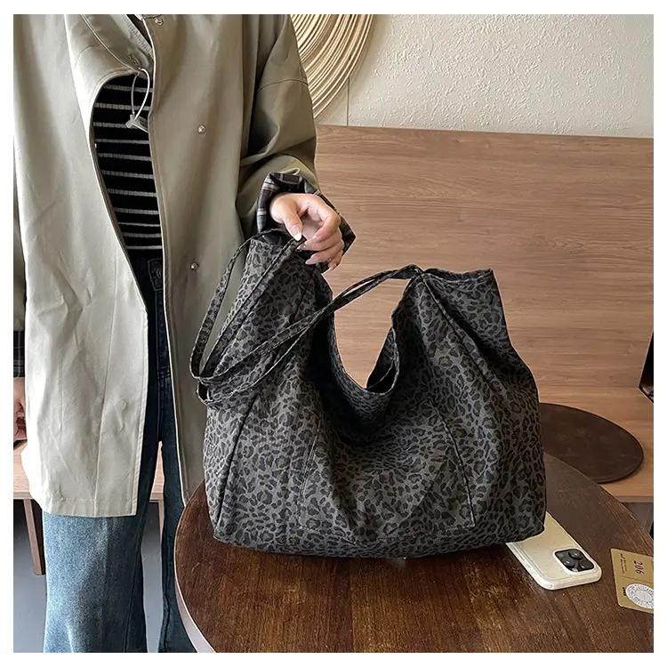 Leopard Print Large Capacity Women's Shoulder Bag — feature 27