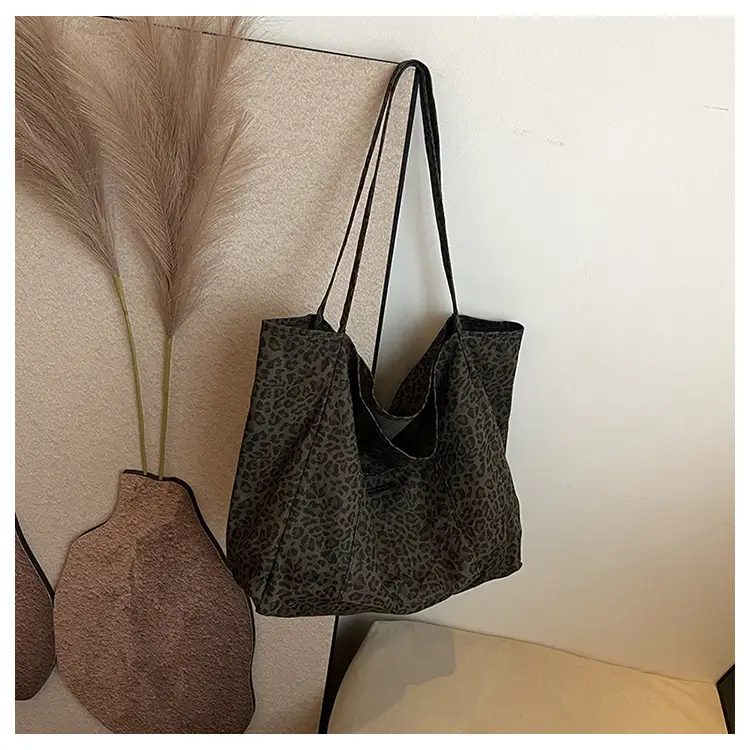 Leopard Print Large Capacity Women's Shoulder Bag — feature 39