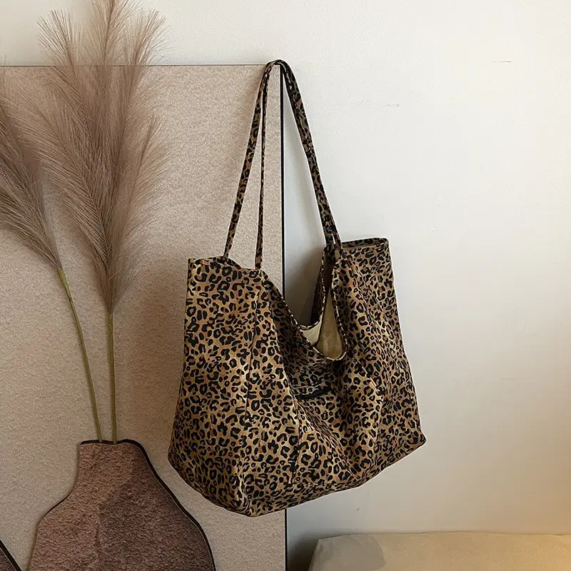 Leopard Print Large Capacity Women's Shoulder Bag - Image 2