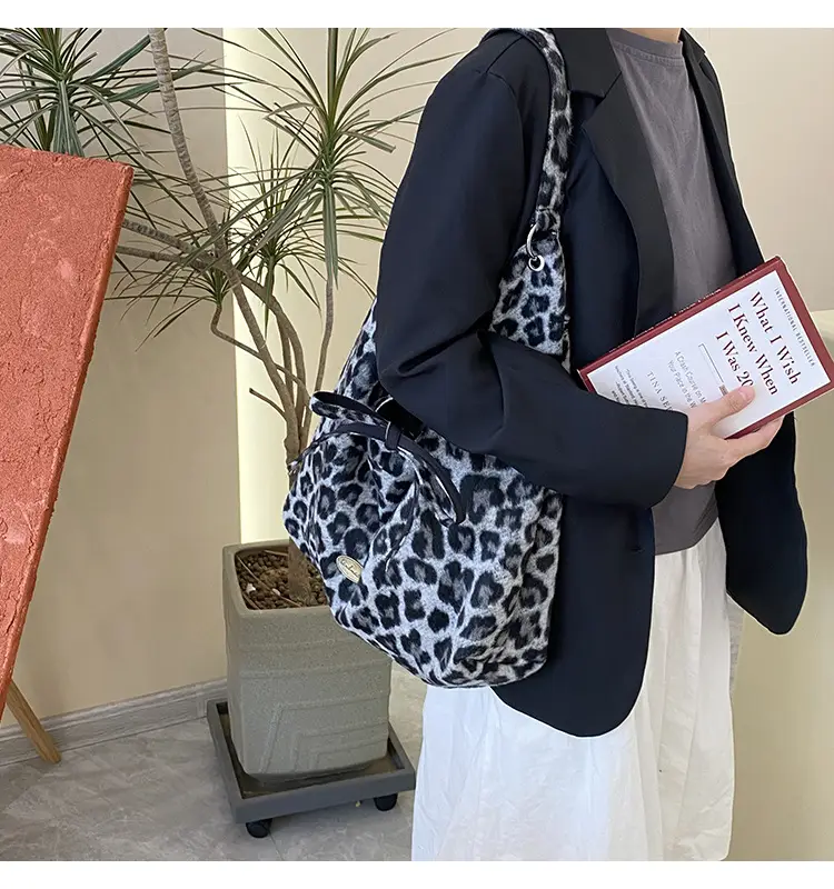 Leopard Print One Shoulder Canvas Tote Bag — feature 19
