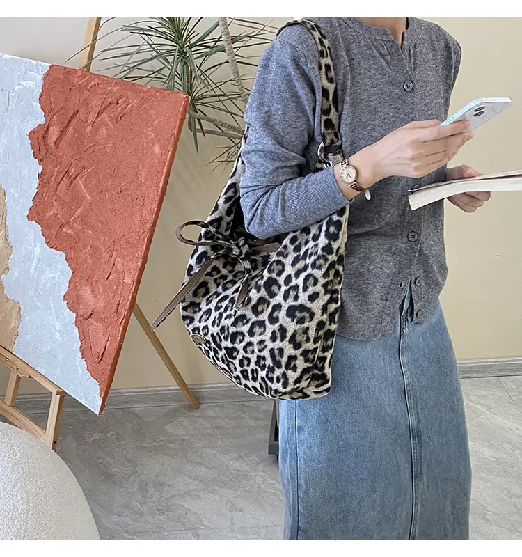 Leopard Print One Shoulder Canvas Tote Bag — feature 9