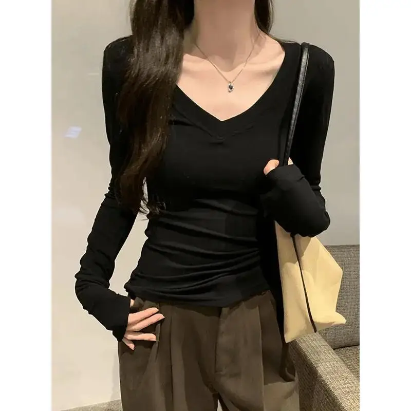 Sweet and Hot Early Autumn Threaded V-neck Slim-fit Slimming Inner T-shirt Women's 2024 New All-match Elegant Design Top