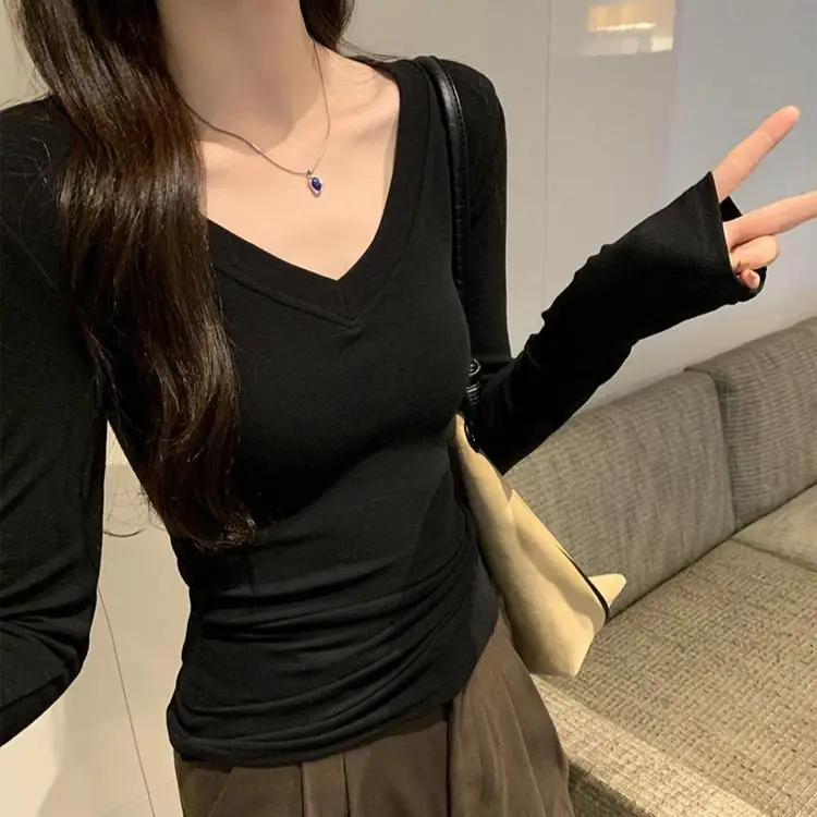 Sweet and Hot Early Autumn Threaded V-neck Slim-fit Slimming Inner T-shirt Women's 2024 New All-match Elegant Design Top