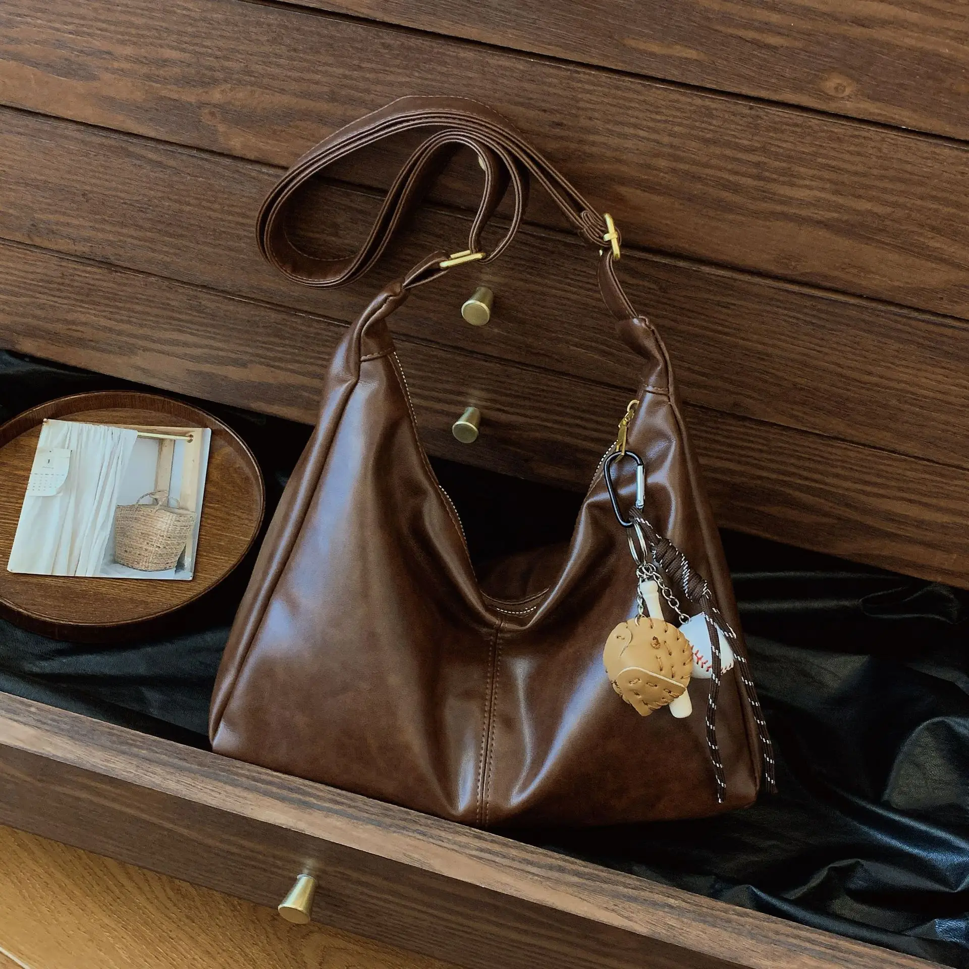 Large Capacity Brown Leather Shoulder Bag for Women - Image 5