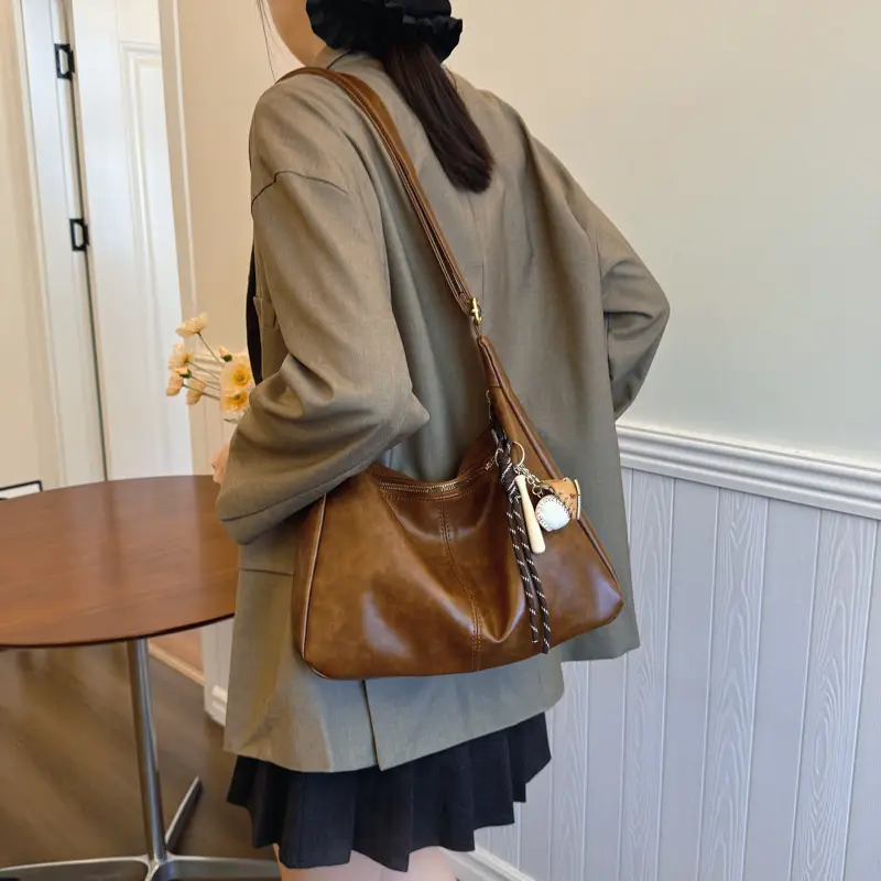 Large Capacity Brown Leather Shoulder Bag for Women - Image 7