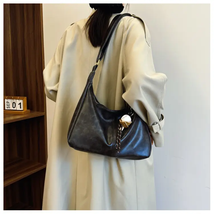 Large Capacity Brown Leather Shoulder Bag for Women — feature 13