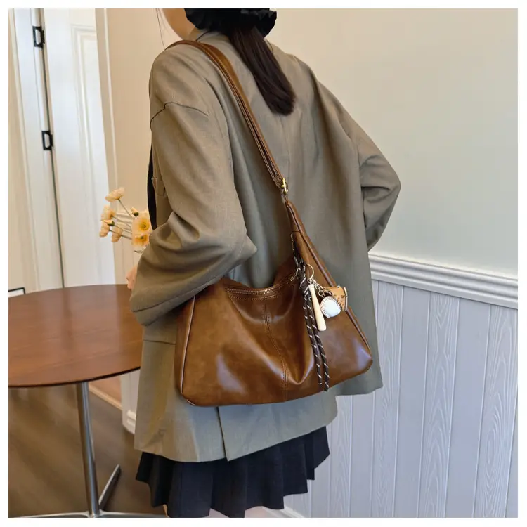 Large Capacity Brown Leather Shoulder Bag for Women — feature 20