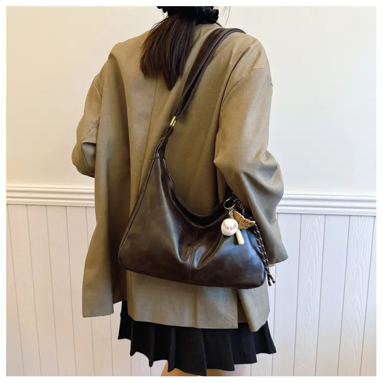 Large Capacity Brown Leather Shoulder Bag for Women — feature 23