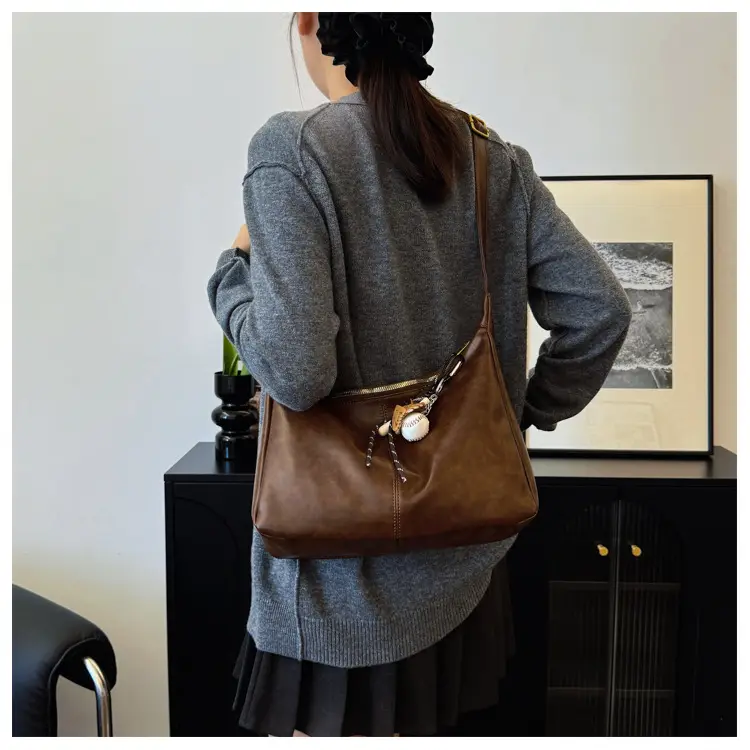 Large Capacity Brown Leather Shoulder Bag for Women — feature 26