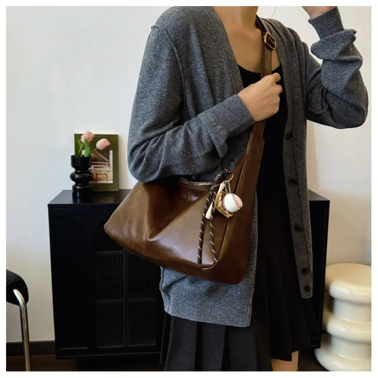 Large Capacity Brown Leather Shoulder Bag for Women — feature 28