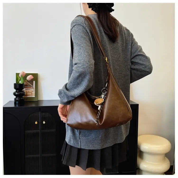 Large Capacity Brown Leather Shoulder Bag for Women — feature 30