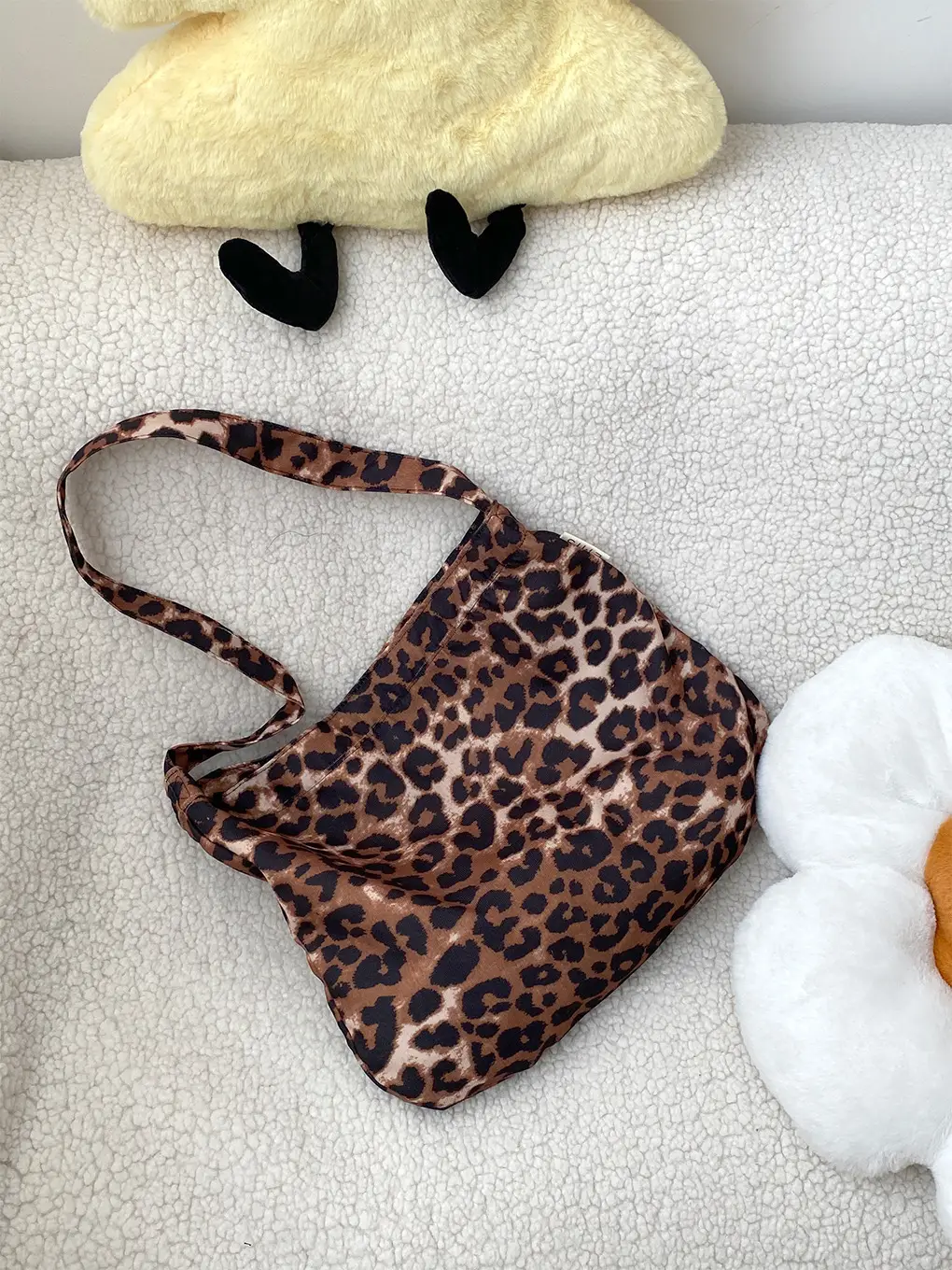Raspberry Pink Leopard Print Shoulder Bag - Image 3