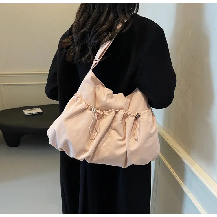Women's Large Capacity Zip Pleated Shoulder Bag Black — feature 42