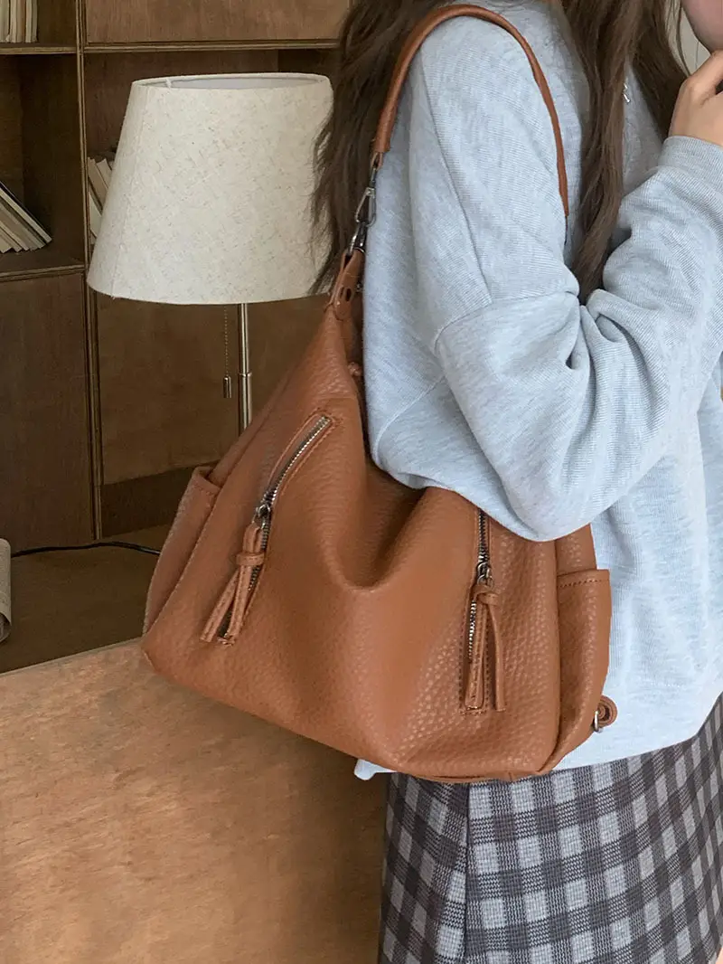 Black Leather Bucket Bag for Women 2026 - Image 4
