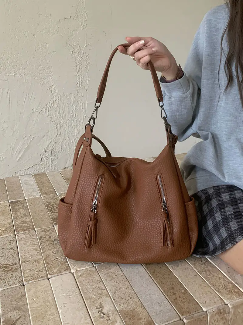 Black Leather Bucket Bag for Women 2026 - Image 7