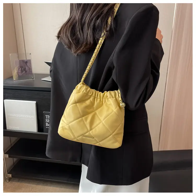 Women's Rhombic Chain Shoulder Bag 2024 Summer — feature 17