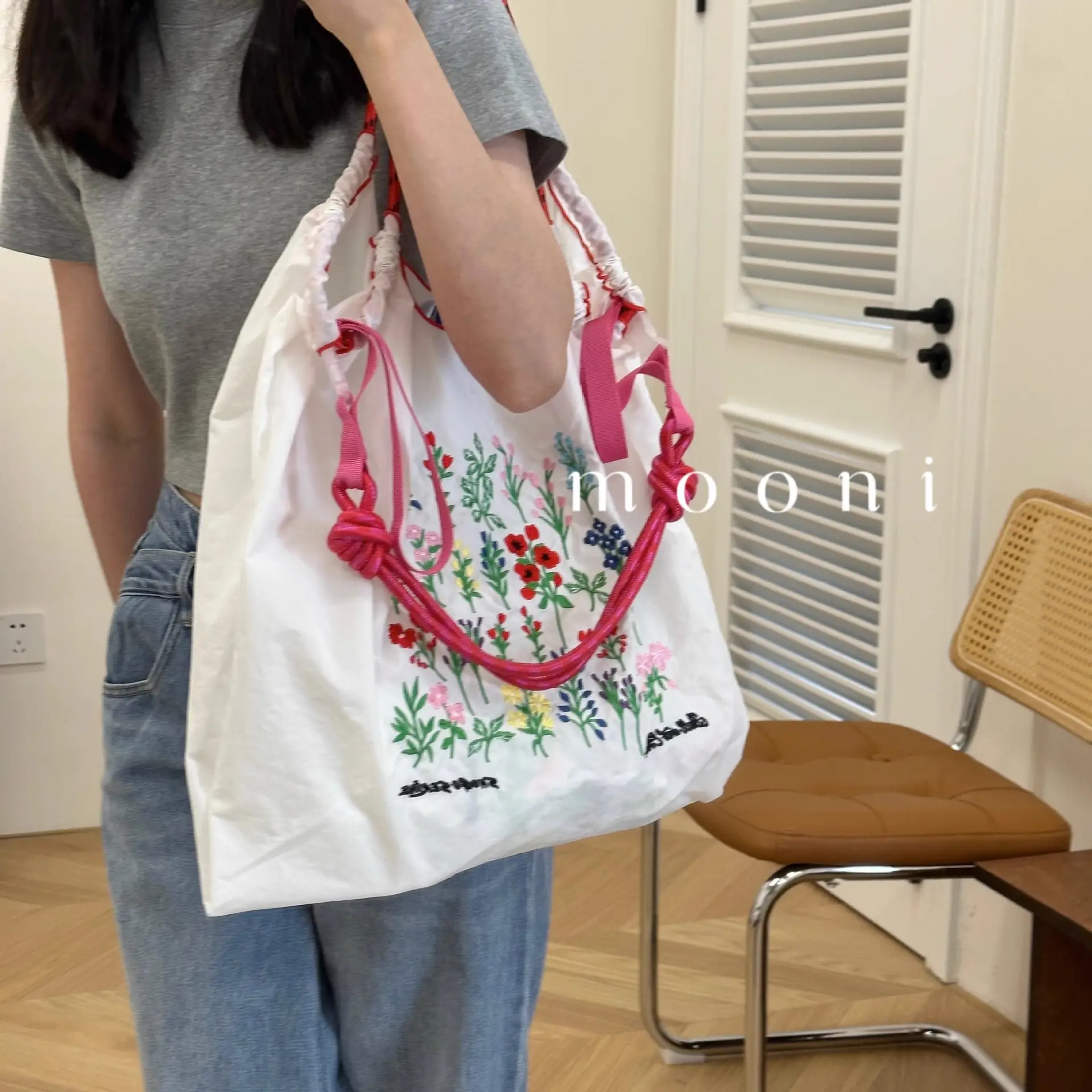 Japanese Embroidered Floral Shoulder Bag Black — feature 5