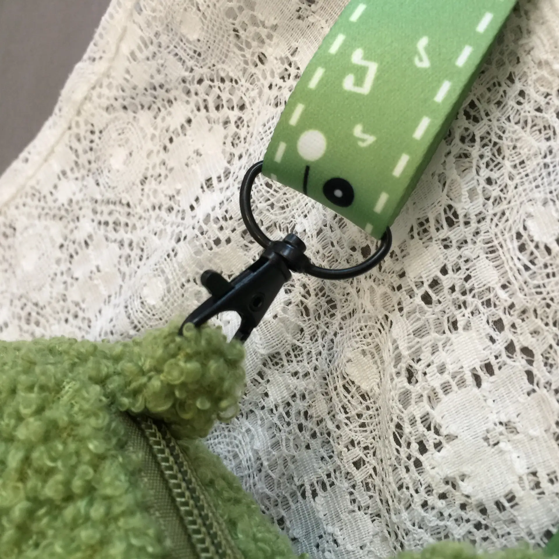 Green Frog Plush Messenger Bag for Boys — feature 12