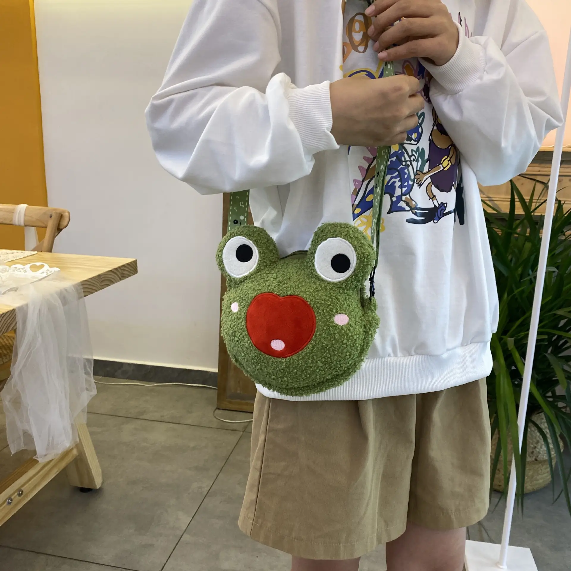 Green Frog Plush Messenger Bag for Boys — feature 23