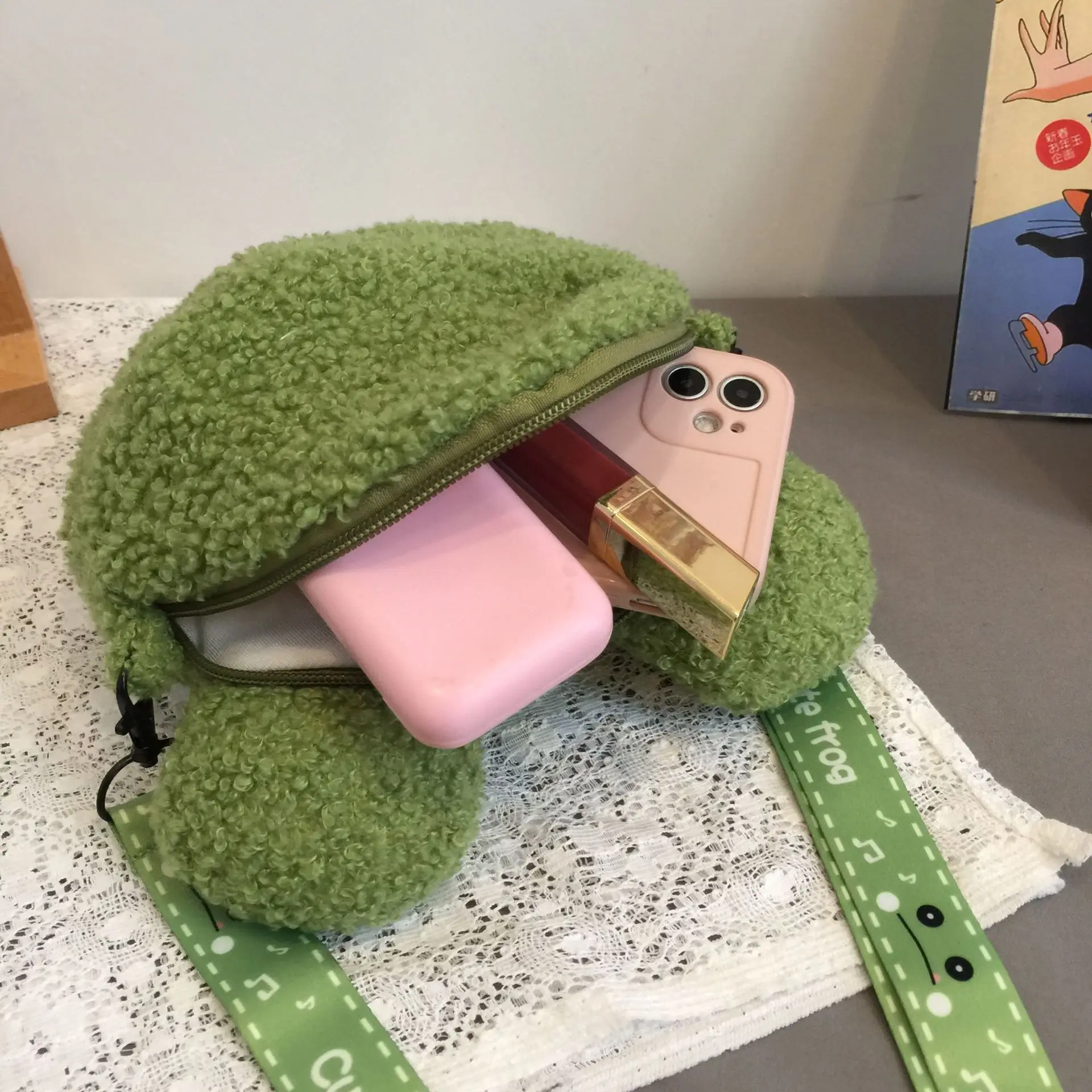Green Frog Plush Messenger Bag for Boys — feature 8