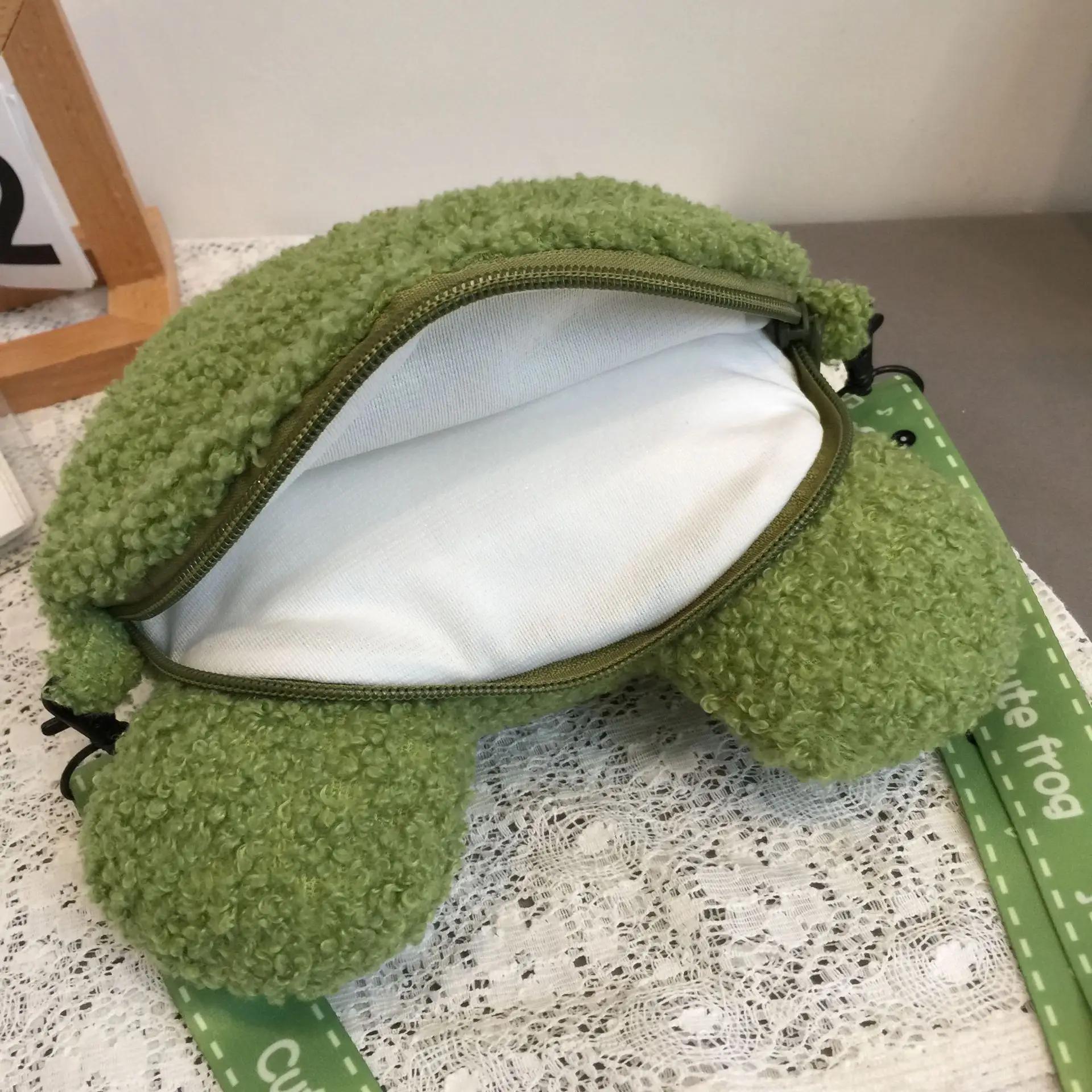 Green Frog Plush Messenger Bag for Boys — feature 9