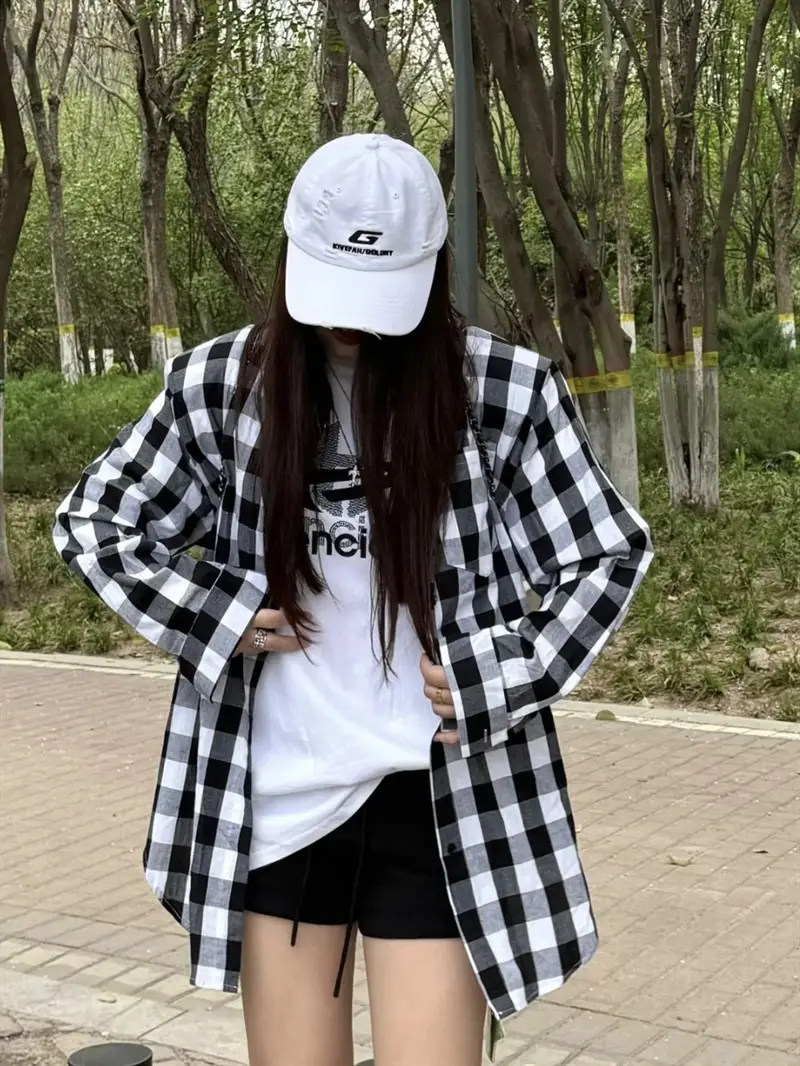 White Baseball Cap with Korean G Logo for Women — feature 14