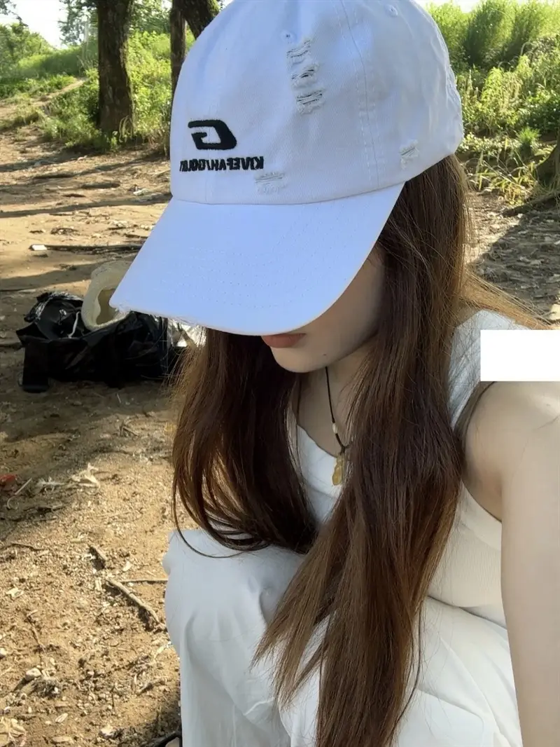 White Baseball Cap with Korean G Logo for Women — feature 16