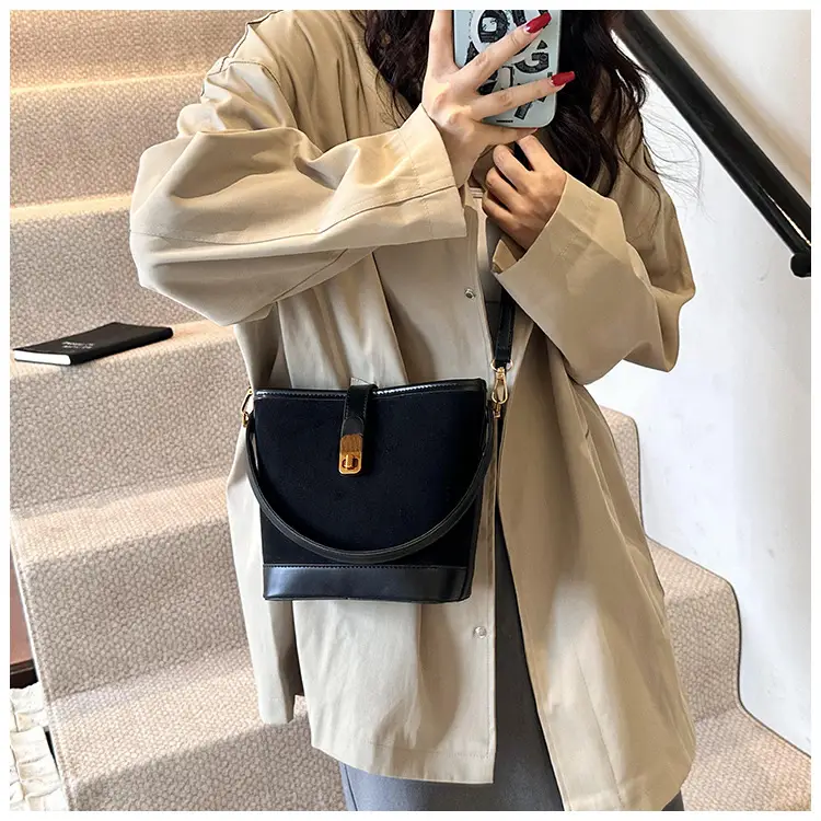Vintage Frosted Women's Shoulder Bag Brown 2024 — feature 21