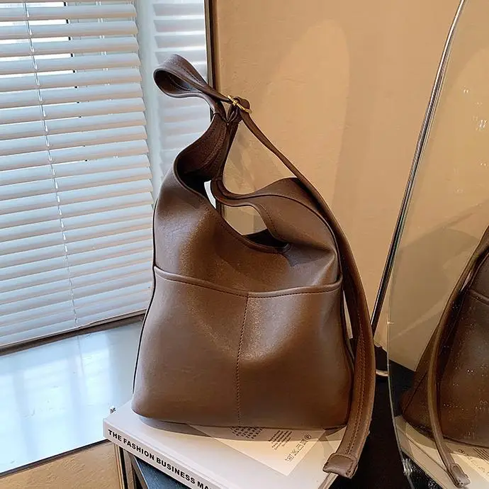 Vintage Brown Leather Shoulder Bag for Women 2024 - Image 3