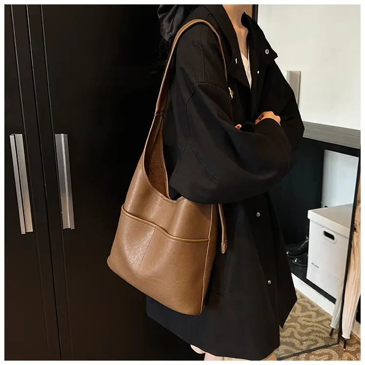 Vintage Brown Leather Shoulder Bag for Women 2024 — feature 17