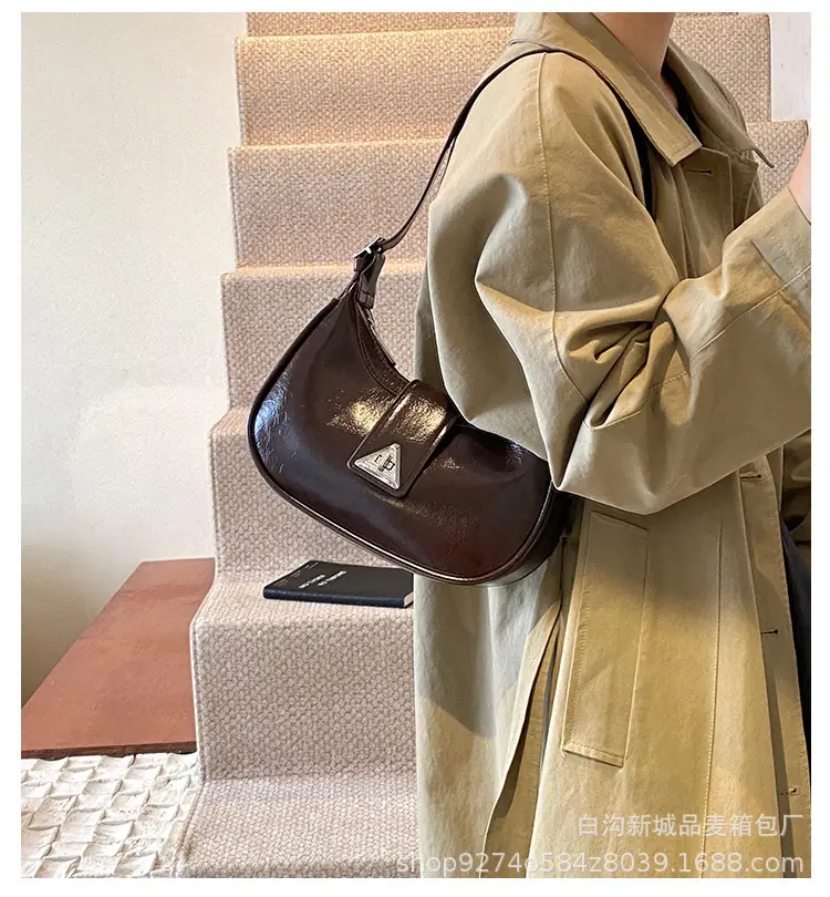 Vintage Red Leather Crossbody Bag for Women 2026 — feature 1