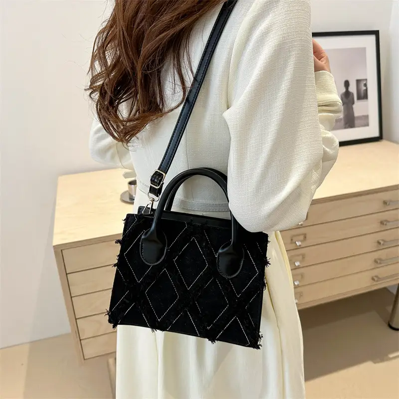 Women's White Embroidered Shoulder Bag with Zipper Closure - Image 7
