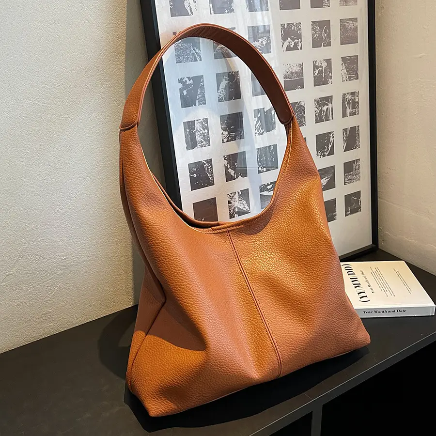 Brown Large Capacity Leather Shoulder Bag for Women - Image 5