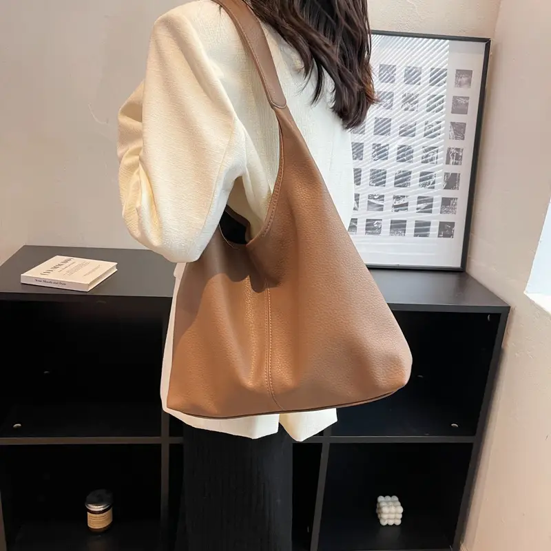 Brown Large Capacity Leather Shoulder Bag for Women - Image 8
