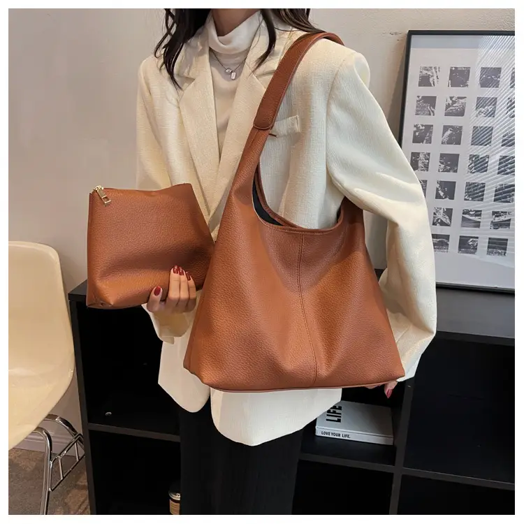Brown Large Capacity Leather Shoulder Bag for Women — feature 15