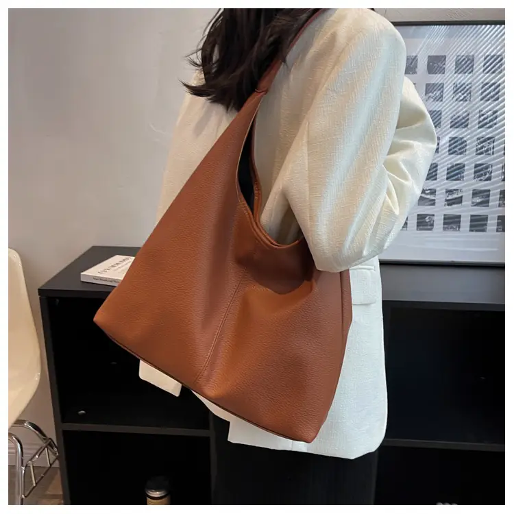 Brown Large Capacity Leather Shoulder Bag for Women — feature 16
