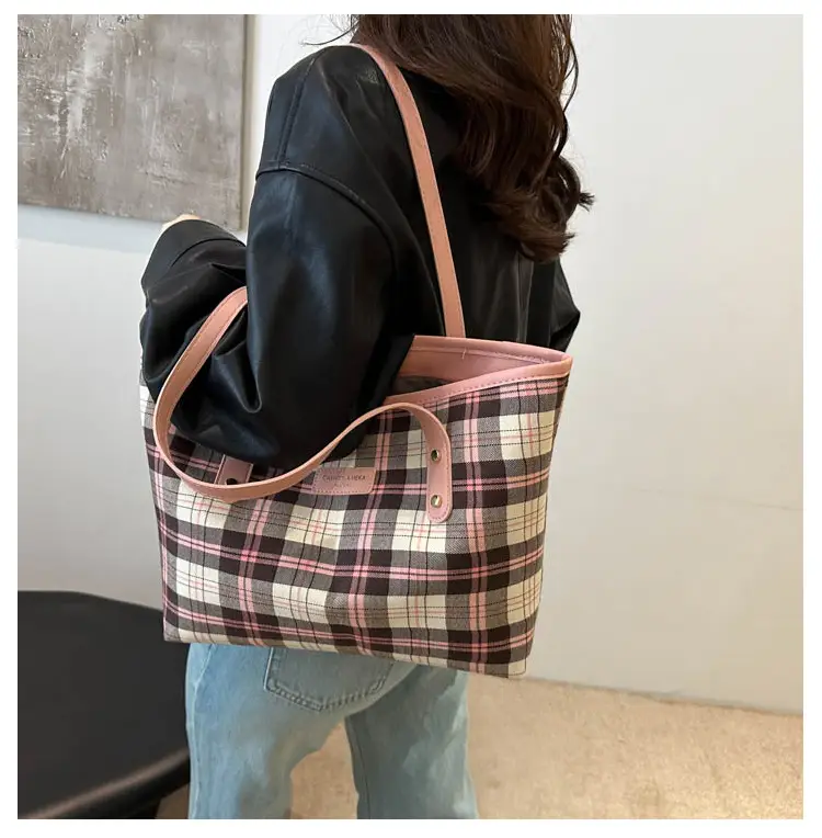 Vintage Plaid Shoulder Bag for Commuters 2024 — feature 12