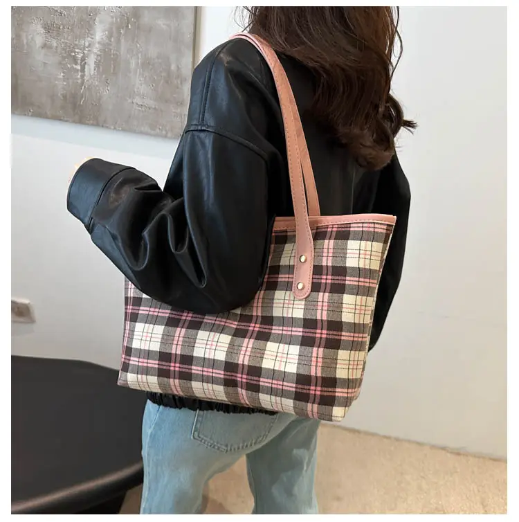 Vintage Plaid Shoulder Bag for Commuters 2024 — feature 16