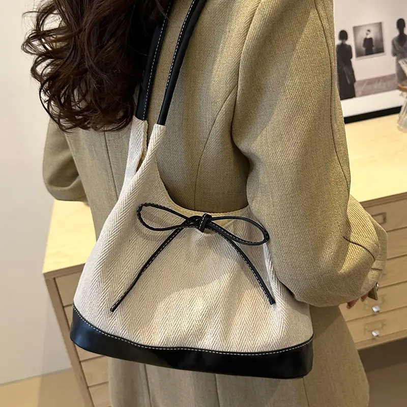 South Korea Ins Large Capacity Commuter Bag 2024 - Image 2