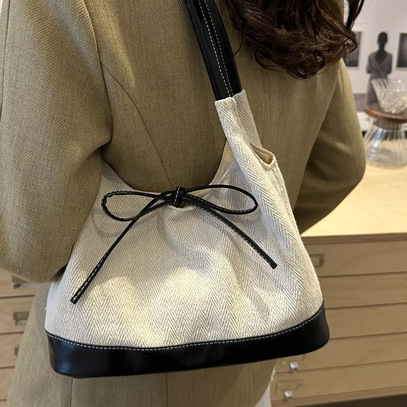 South Korea Ins Large Capacity Commuter Bag 2024 - Image 5