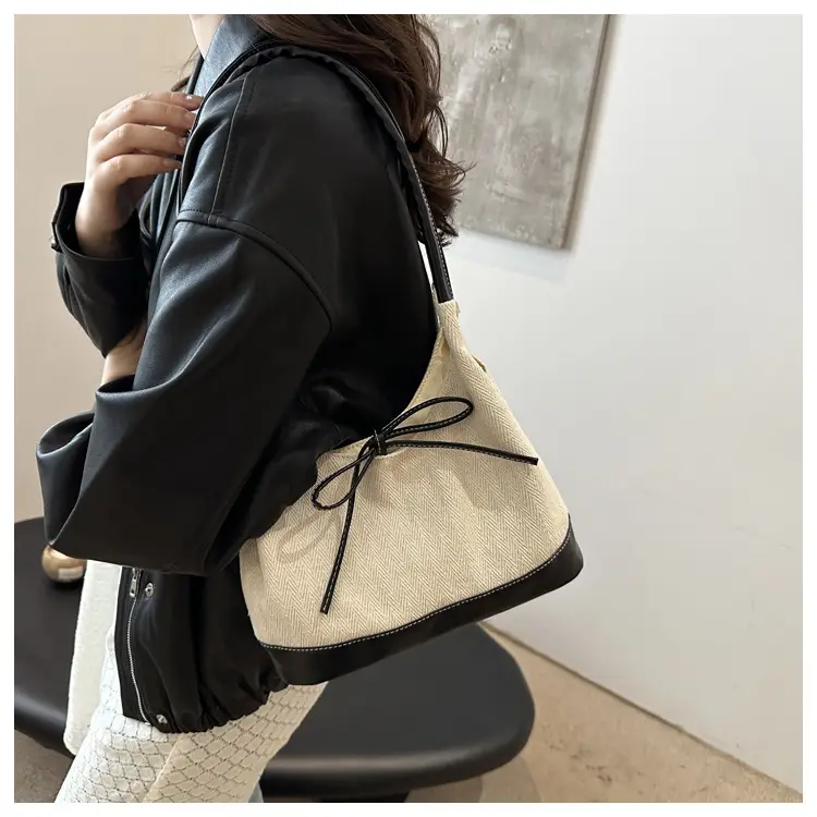 South Korea Ins Large Capacity Commuter Bag 2024 — feature 16