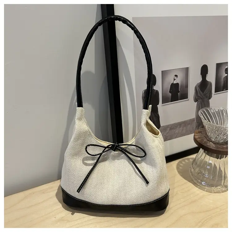 South Korea Ins Large Capacity Commuter Bag 2024 — feature 25