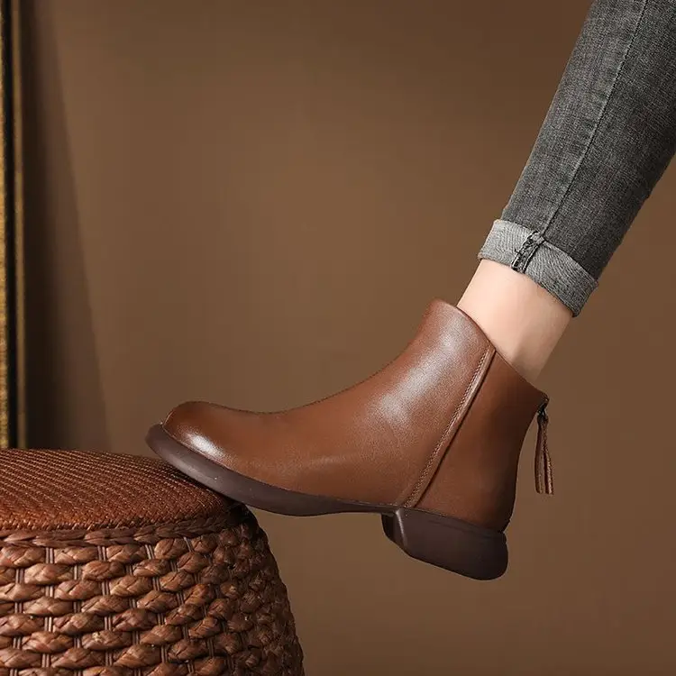 Women's Black Leather Fleece-Lined Boots with Zipper Closure
