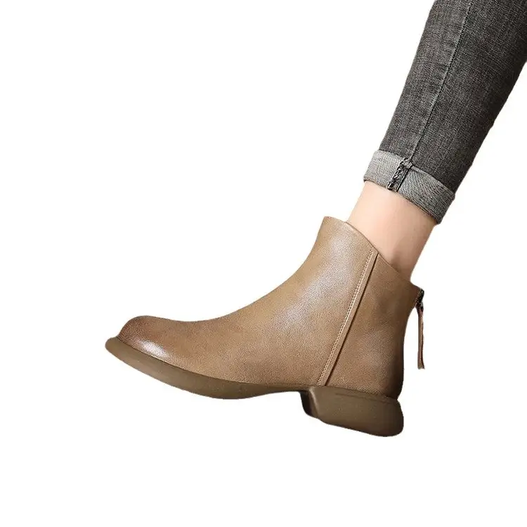 Women's Black Leather Fleece-Lined Boots with Zipper Closure