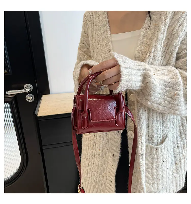 Red Leather Shoulder Messenger Bag for Women 2024 — feature 18