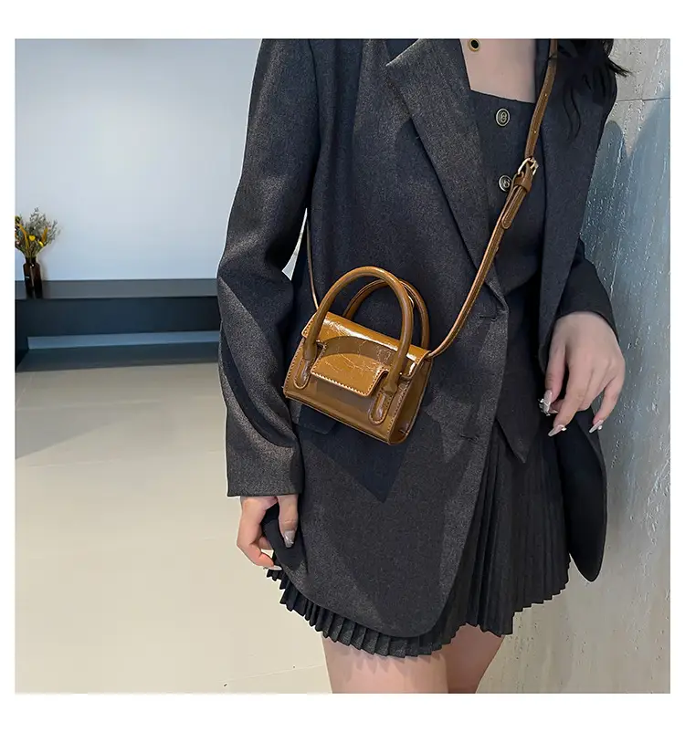 Red Leather Shoulder Messenger Bag for Women 2024 — feature 9