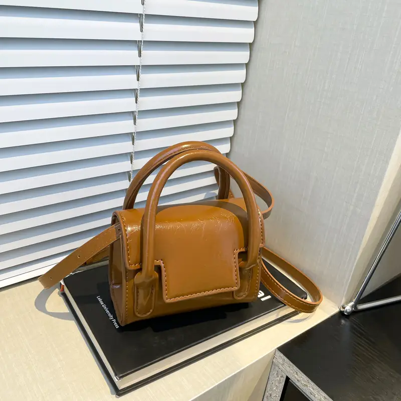 Red Leather Shoulder Messenger Bag for Women 2024 - Image 3