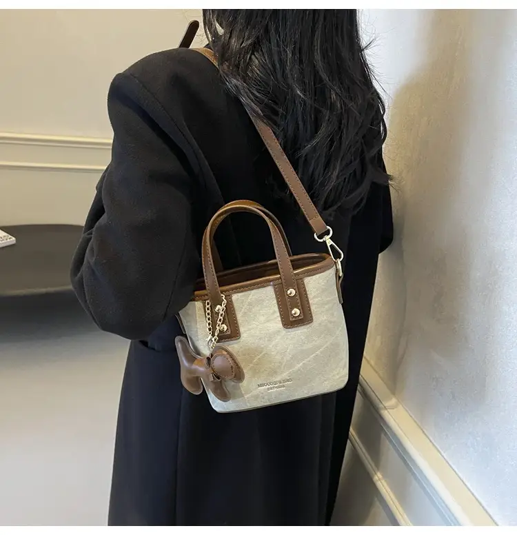 Cross-Border Women's Bucket Bag 2026 Grey Black Gold Chain — feature 18