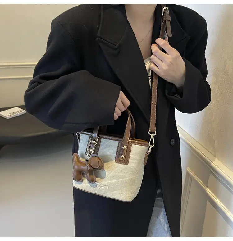 Cross-Border Women's Bucket Bag 2026 Grey Black Gold Chain — feature 20
